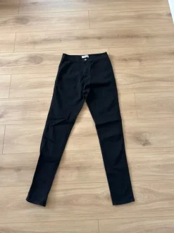 Schwarze Hose von Jyone Jeans in Größe L