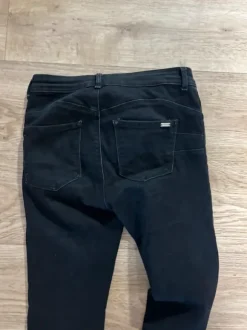 Schwarze Jeans