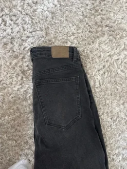 Schwarze Jeans