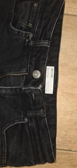 Schwarze Kurze Jeanshose
