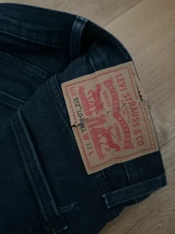 Schwarze Levi’s Jeans