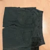 Schwarze lockere, leichte Jeanshose