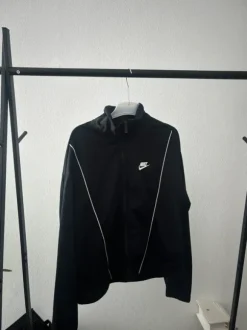 Schwarze nike jacke