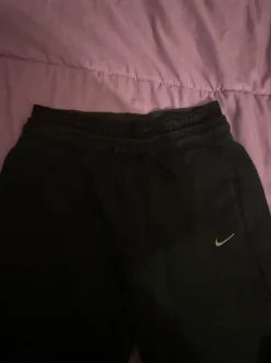 schwarze Nike Jogginghose