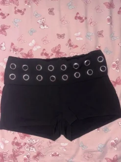 Schwarze Short