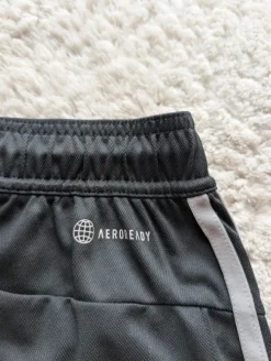 Schwarze Sporthose von Adidas Größe S