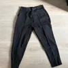 Schwarze Stoffhose
