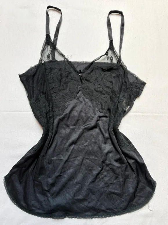 Schwarze Top
