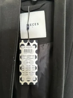 Schwarzer Blazer