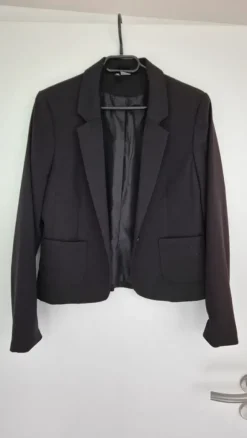 Schwarzer Blazer