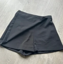 Schwarzer Hosenrock von H&M