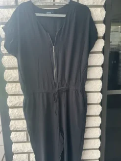 Schwarzer Overall / Jumpsuit Damen Gr. 42