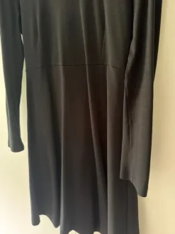 Schwarzes Biobaumwoll Kleid Langarm hessnatur