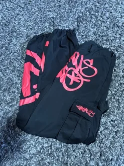 Schwarz-Rote Y2K Cargohose