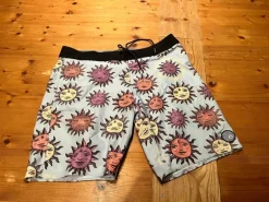 Seltene Volcom Boardshort Größe 34 neuwertig