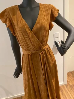 Süßes Sommerkleid in toller Farbe