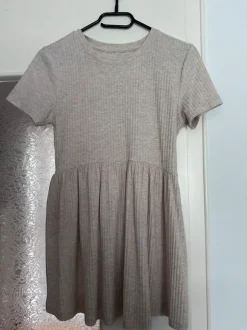 Süßes umstands T-Shirt in beige