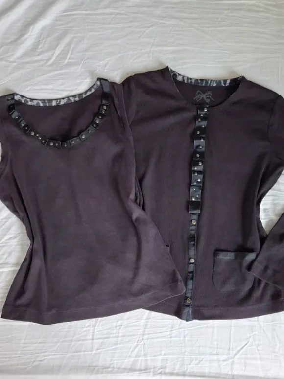Süßes Vintage Y2K Basler Set in tiefem Lila (Top & Cardigan) mit schönen Details.