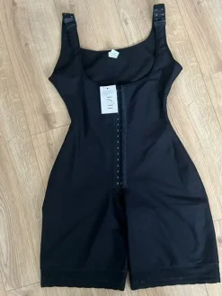 Shapebody schwarz von fem curve in S