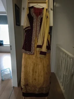 Sharara/lengha Bordeaux met goud