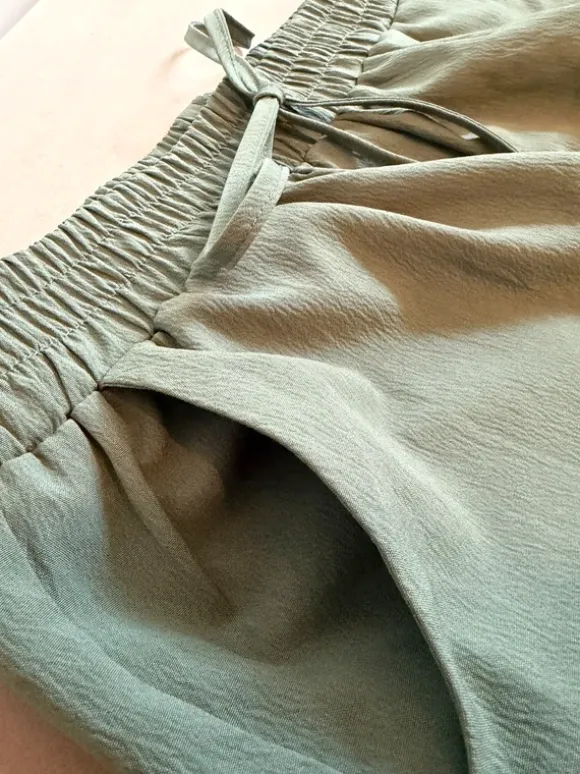 Shein Curve Shorts Khaki mintgrün Gr. XL Sommerhose