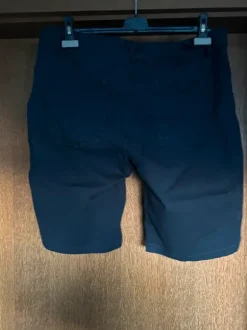 Short bleu marine - s.Oliver - taille 44 - comme neuf