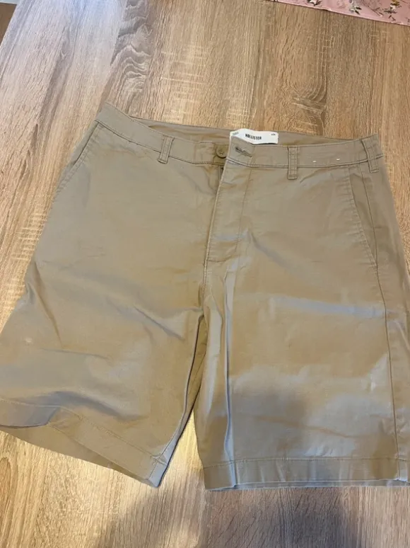 Short Hollister W 34
