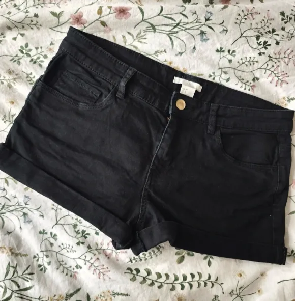 Shorts - schwarz