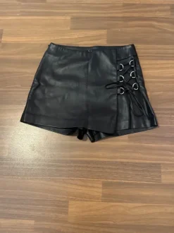Shorts (vorn wie Rock)