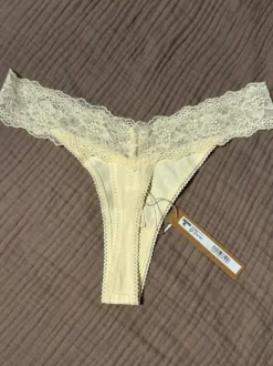 Skims Tanga