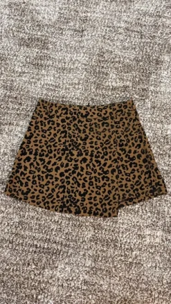 Skort im Leoprint, Gr.M, Neu