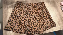Skort im Leoprint, Gr.M, Neu