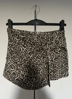 Skort, Stradivarius