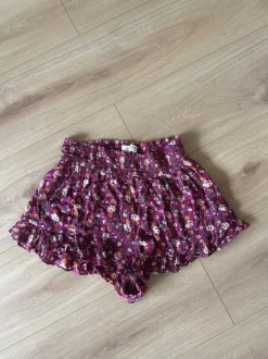 Sommerliche kurze lockere Hose von Urban Outfitters
