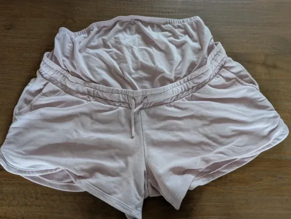 Sommerliche Schwangerschaftshose