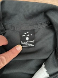 Sport Jahke von Nike in Scheider,größe L. In grau