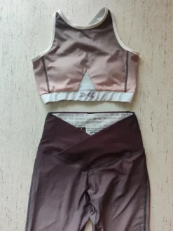 Sport-BH und Leggins