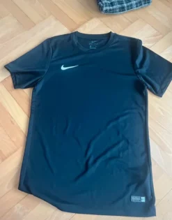 Sportshirt von Nike