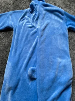 Stich Kostüm / Pyjama