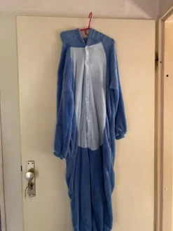 Stich Kostüm / Pyjama