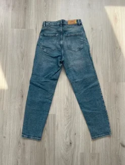 Stradivarius High Waist Jeans Mom Jeans