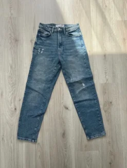 Stradivarius High Waist Jeans Mom Jeans