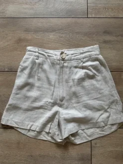 Stradivarius Leinen Shorts Beige