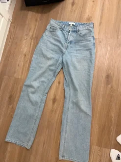 Straight leg Jeans