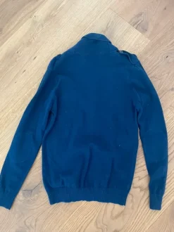 Stylische Strickjacke in Marineblau