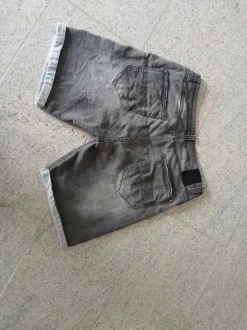 Sublevel Jeans Shorts m. dezentem Blattmuster Gr. 33