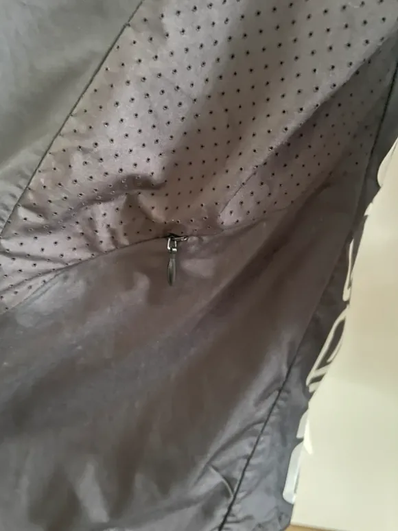 Super leichte Trainingsjacke