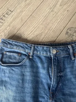 Tapered Jeans