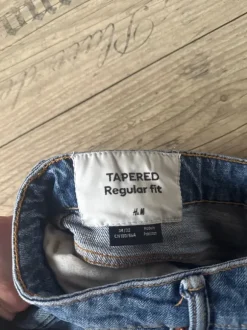 Tapered Jeans