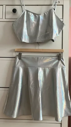 2-teiliges Outfit, holographic, Minirock + kurzes Trägertop, Gr. L/XL